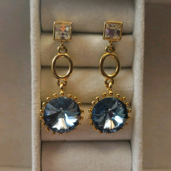 Beautiful dangling earrings - Picture 2 of 7